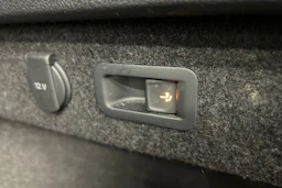 harmaa Volkswagen Passat 2023 kuva 19.