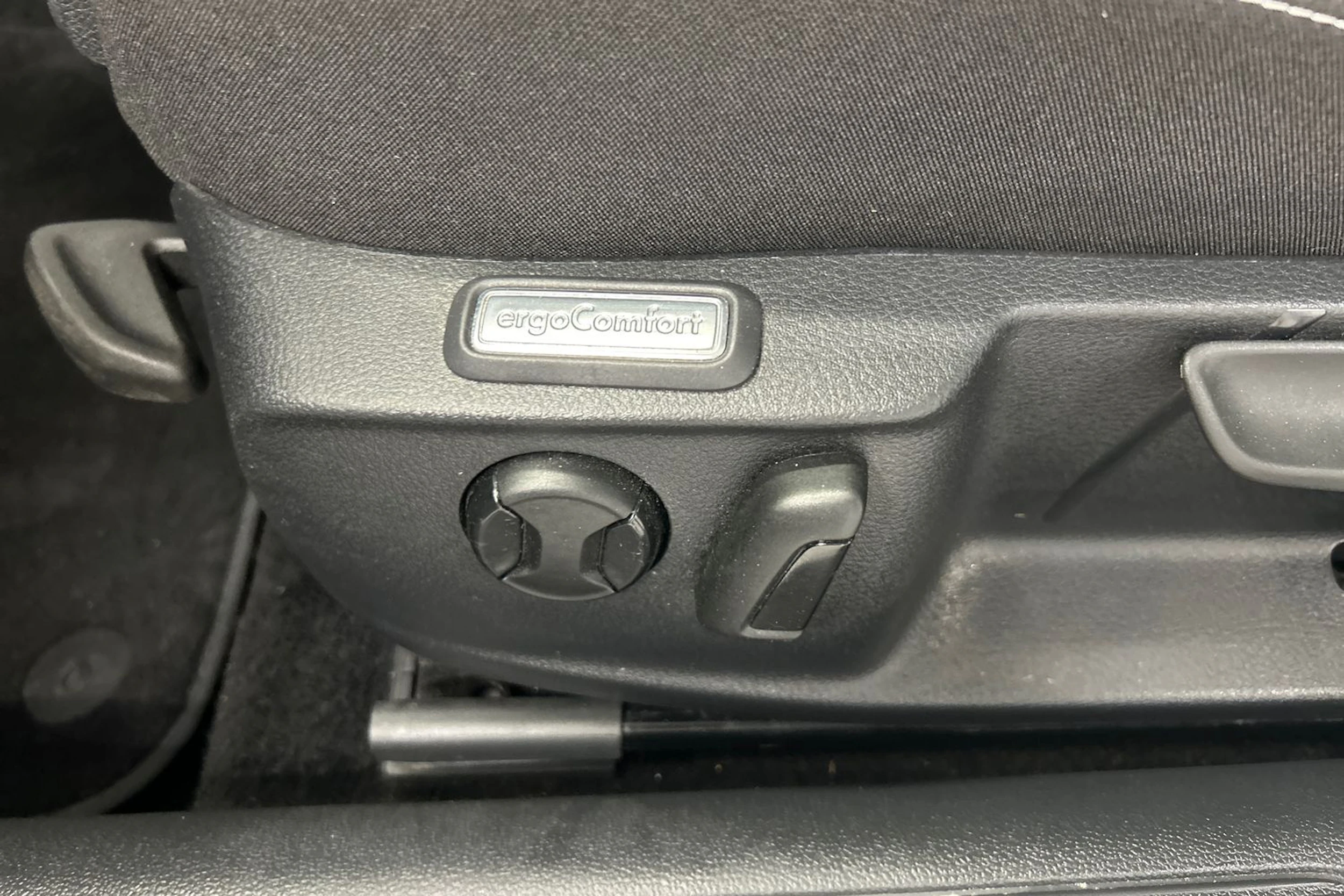 harmaa Volkswagen Passat 2023 kuva 21.