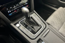 harmaa Volkswagen Passat 2023 kuva 28.