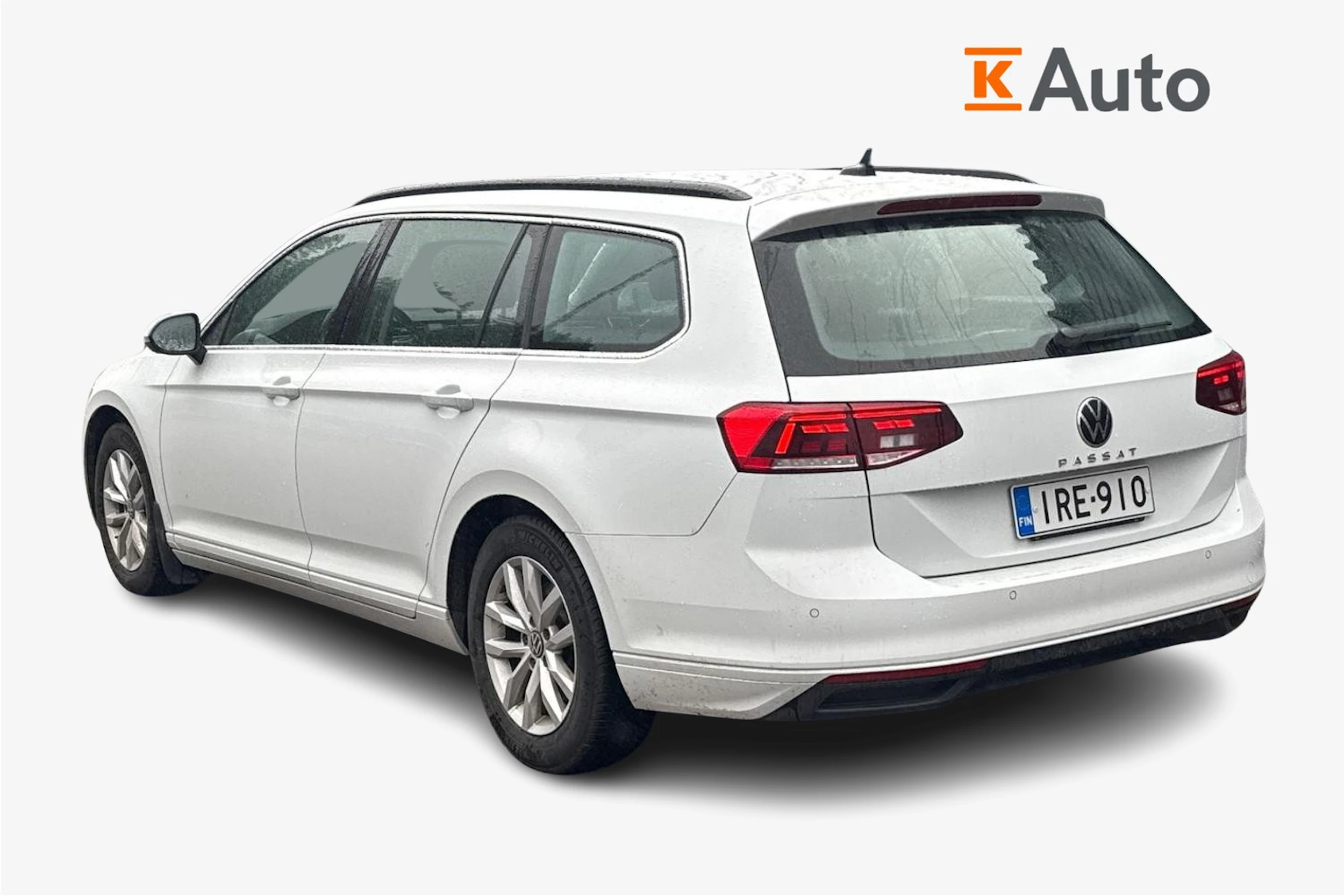 valkoinen Volkswagen Passat 2023 kuva 2.
