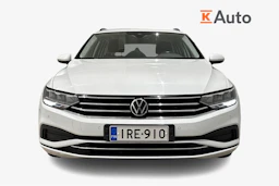 valkoinen Volkswagen Passat 2023 kuva 4.