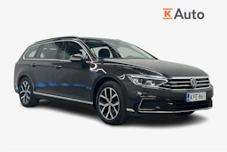 harmaa Volkswagen Passat 2023 kuva 1.