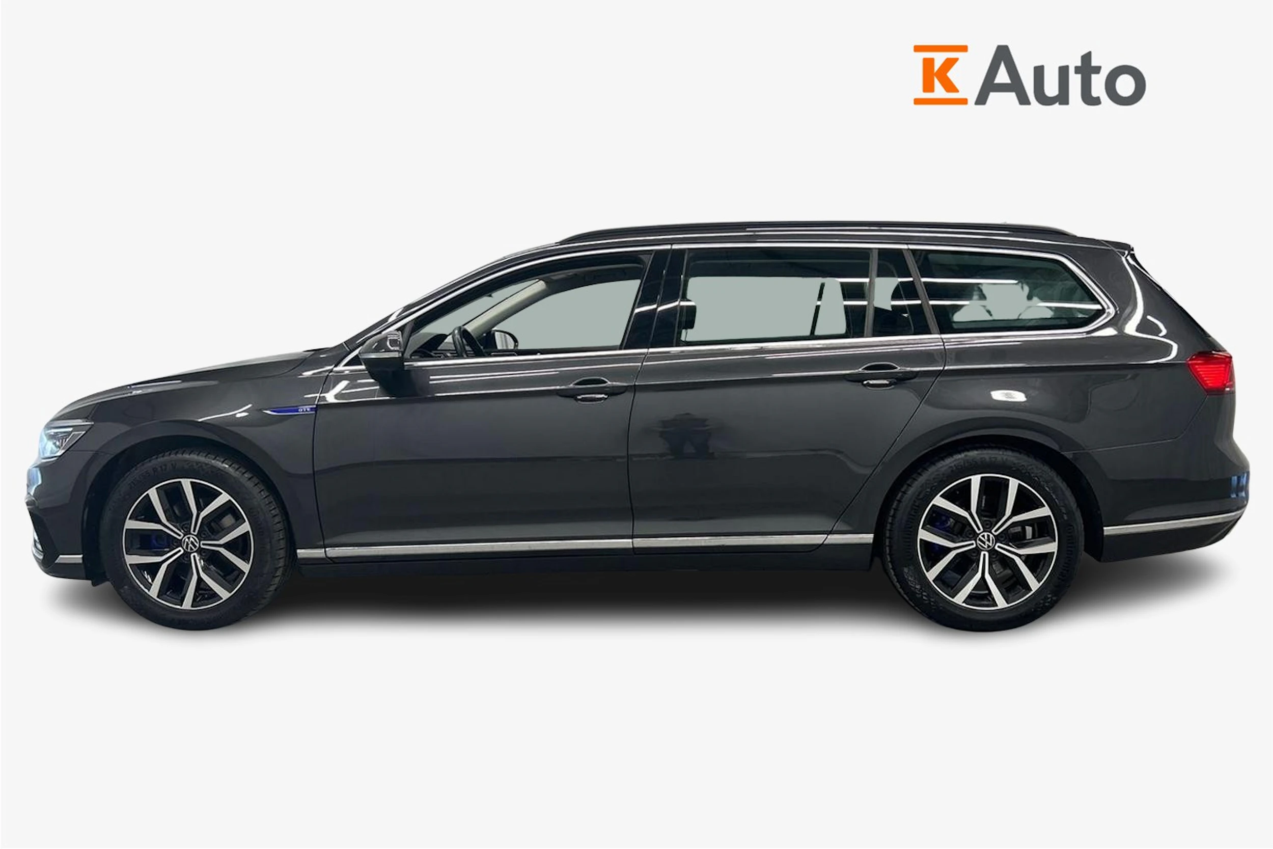 harmaa Volkswagen Passat 2023 kuva 7.