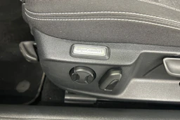 harmaa Volkswagen Passat 2023 kuva 20.
