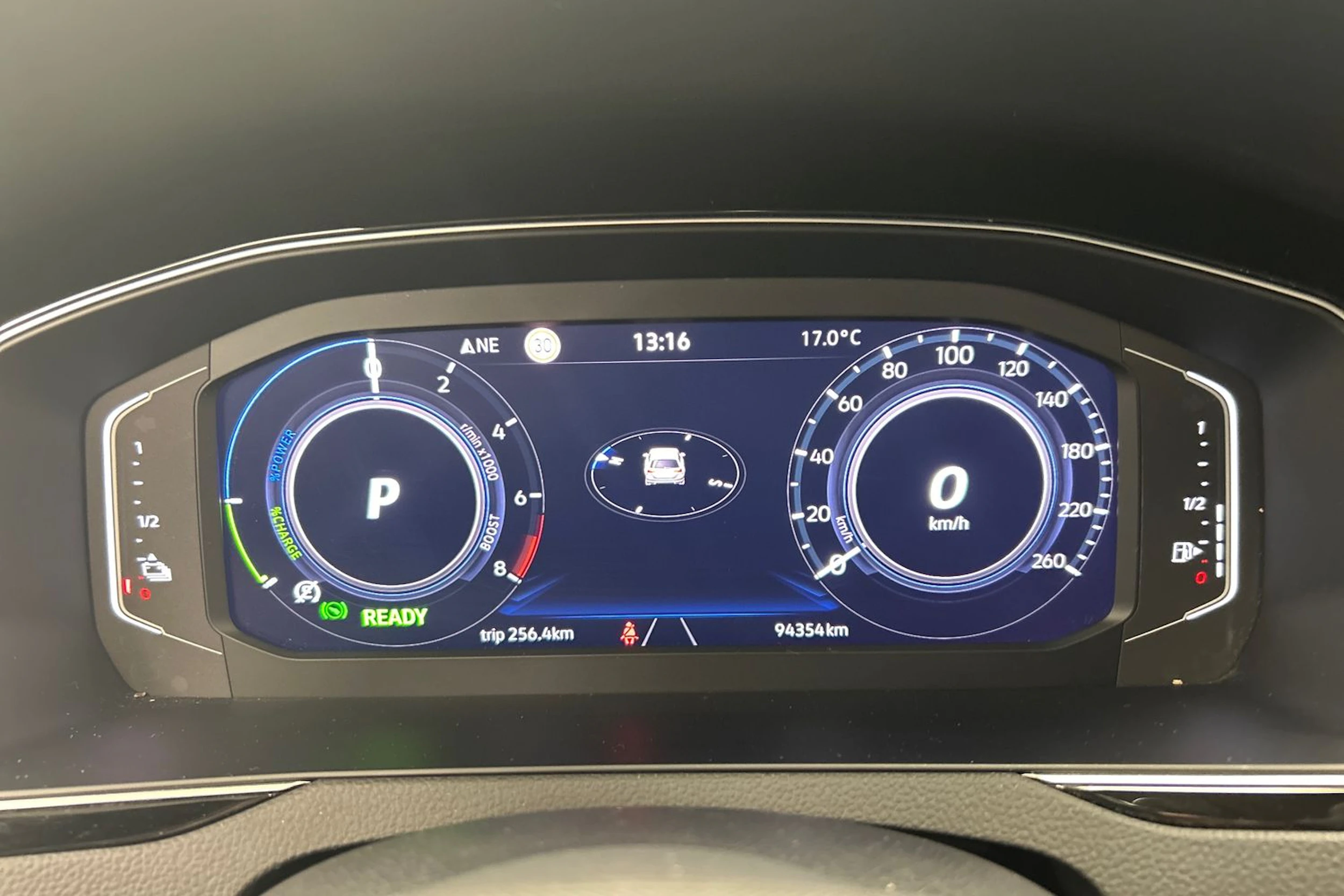 harmaa Volkswagen Passat 2023 kuva 21.