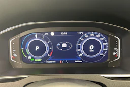 harmaa Volkswagen Passat 2023 kuva 21.