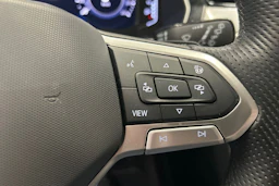 harmaa Volkswagen Passat 2023 kuva 23.