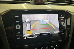 harmaa Volkswagen Passat 2023 kuva 26.
