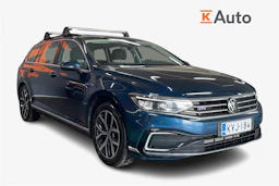 sininen Volkswagen PASSAT 2023 kuva 1.