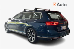 sininen Volkswagen PASSAT 2023 kuva 2.