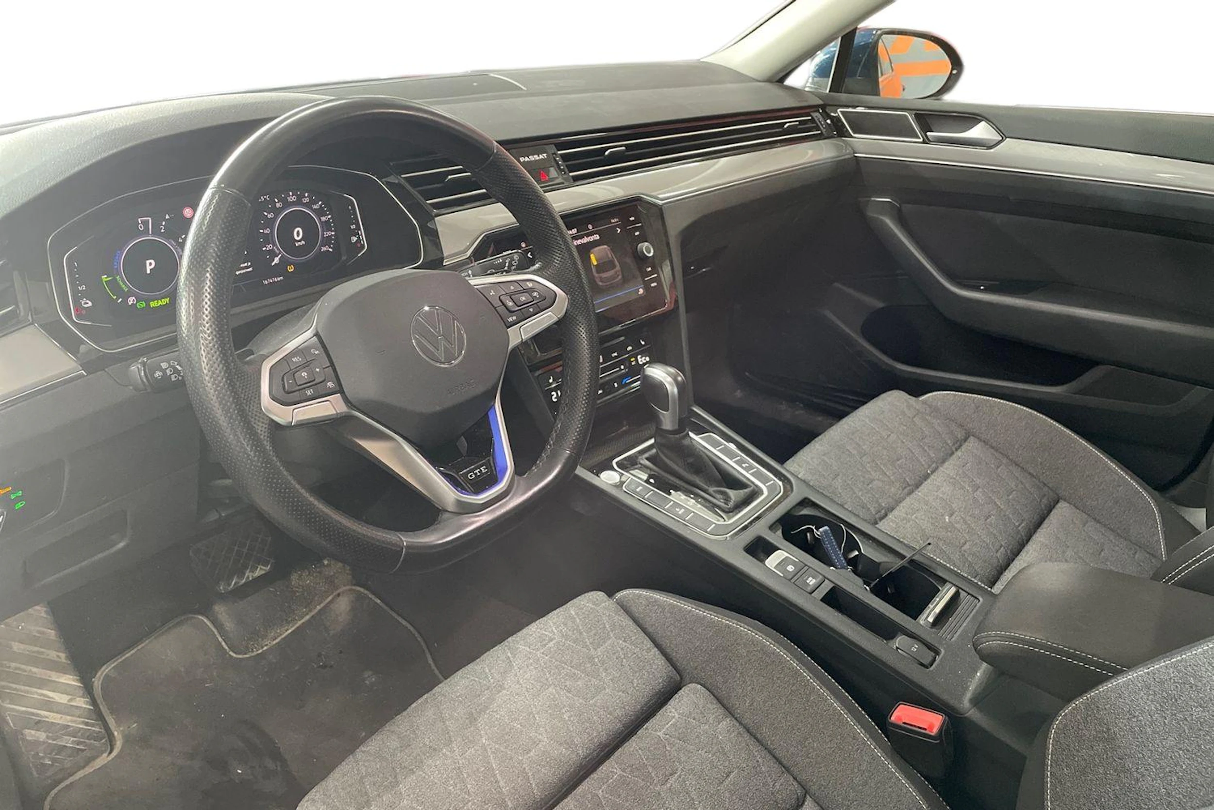 sininen Volkswagen PASSAT 2023 kuva 3.