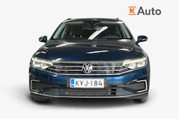 sininen Volkswagen PASSAT 2023 kuva 5.