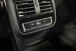 sininen Volkswagen PASSAT 2023 kuva 15.