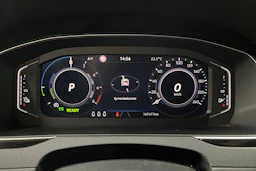 sininen Volkswagen PASSAT 2023 kuva 17.