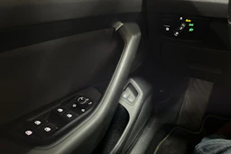 sininen Volkswagen PASSAT 2023 kuva 22.