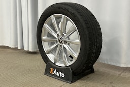 valkoinen Volkswagen Passat 2023 kuva 13.