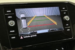 valkoinen Volkswagen Passat 2023 kuva 26.