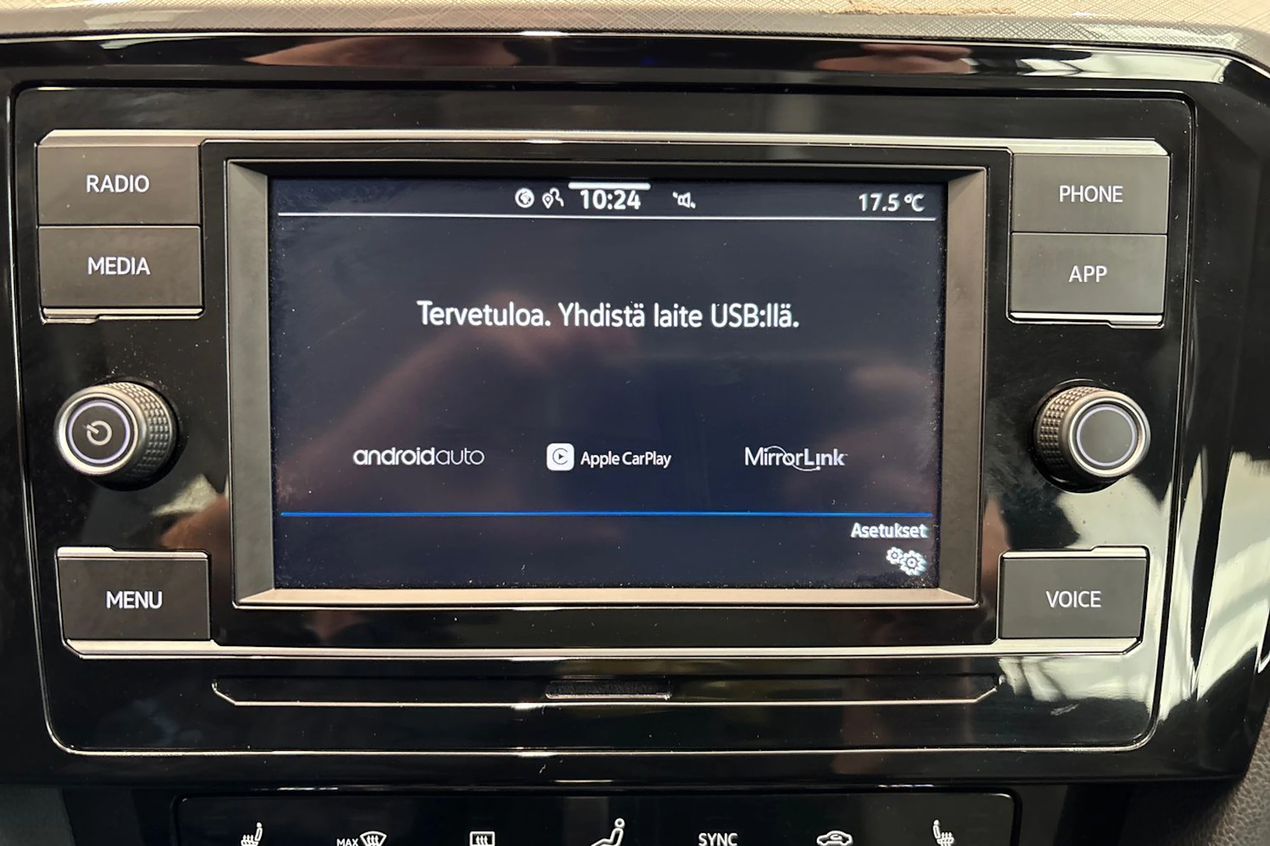 Harmaa Volkswagen PASSAT 2023 kuva 17.