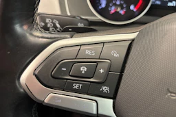 Harmaa Volkswagen PASSAT 2023 kuva 22.