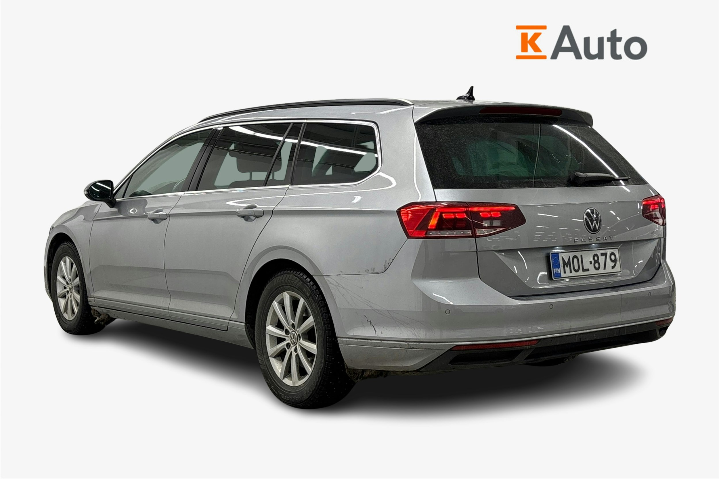 harmaa Volkswagen Passat 2023 kuva 2.