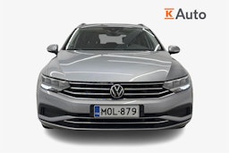 harmaa Volkswagen Passat 2023 kuva 5.