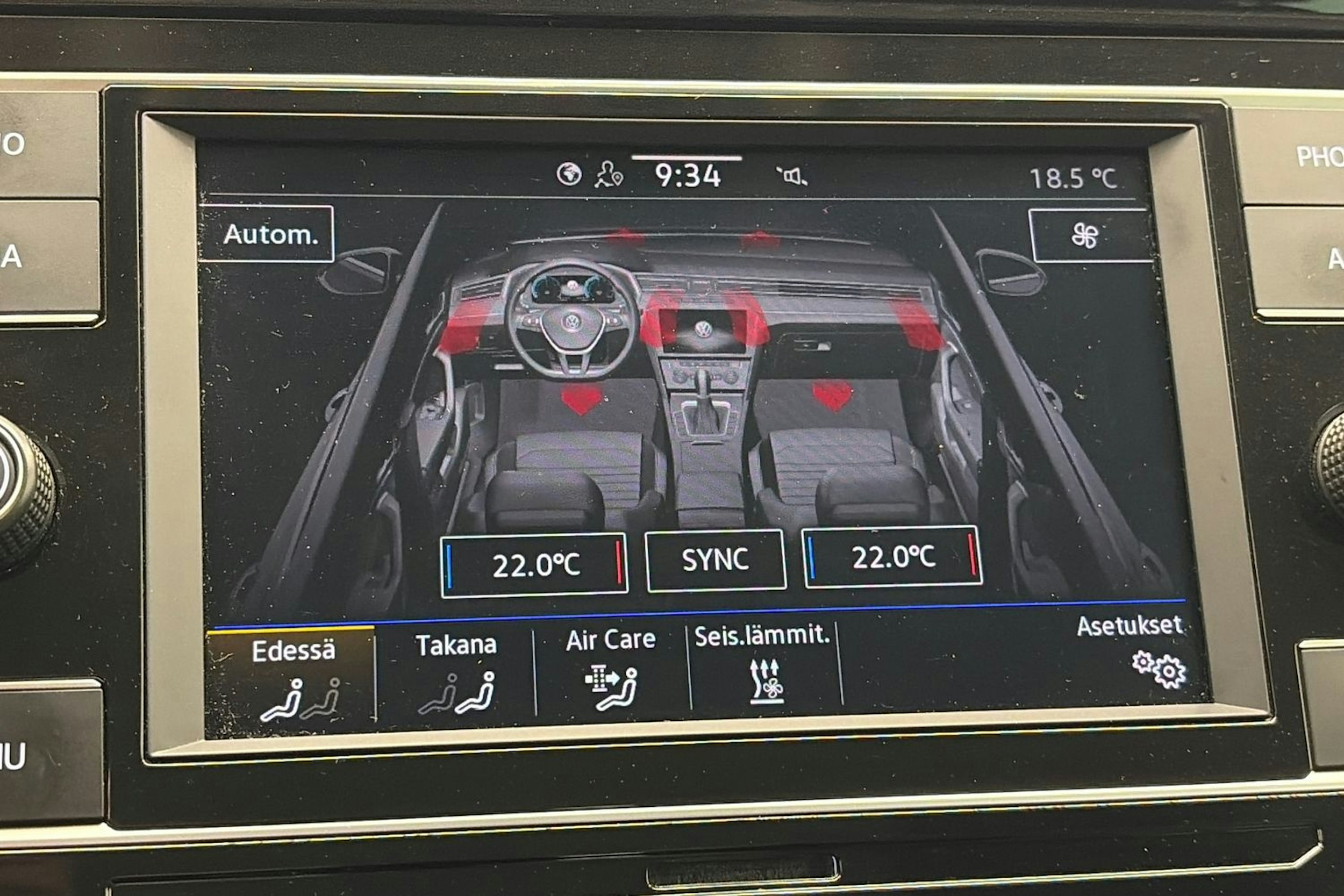 harmaa Volkswagen Passat 2023 kuva 22.