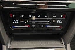 harmaa Volkswagen Passat 2023 kuva 24.