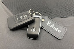 harmaa Volkswagen Passat 2023 kuva 25.