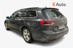 harmaa Volkswagen Passat 2023 kuva 2.