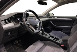 harmaa Volkswagen Passat 2023 kuva 3.