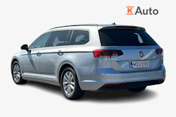 harmaa Volkswagen Passat 2023 kuva 2.