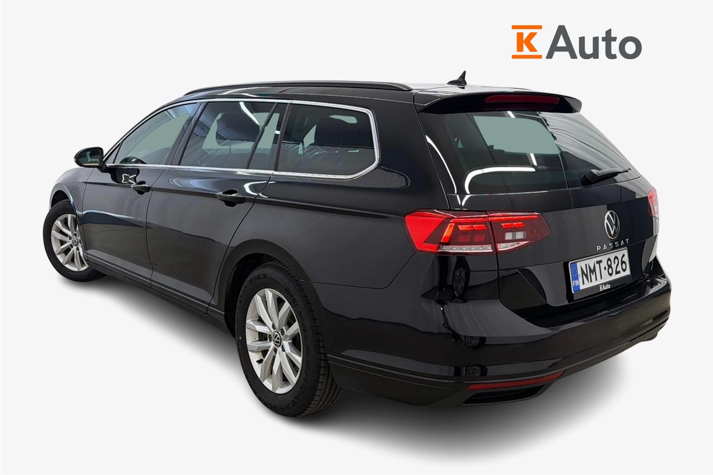 musta Volkswagen Passat 2023 kuva 2.