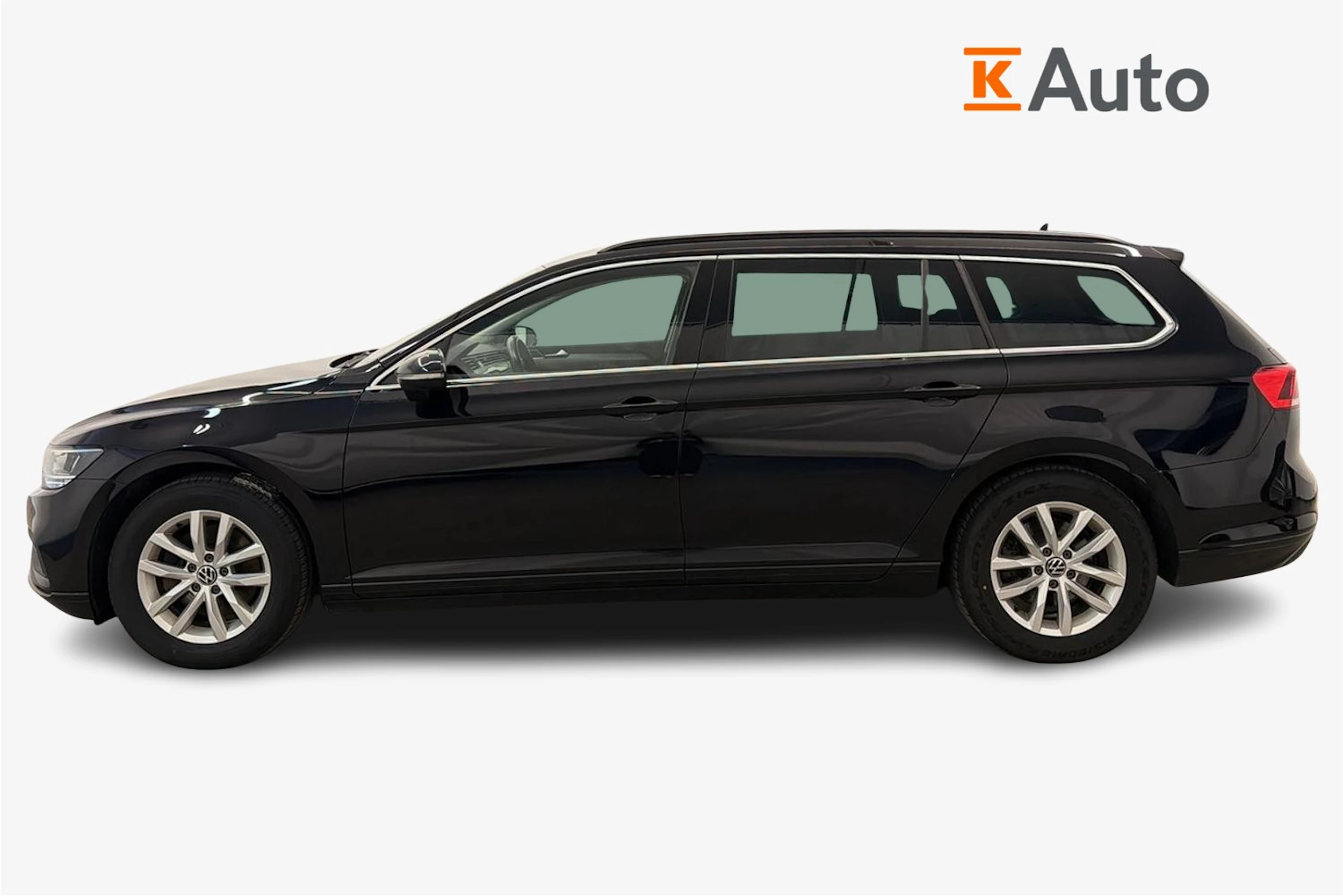 musta Volkswagen Passat 2023 kuva 5.