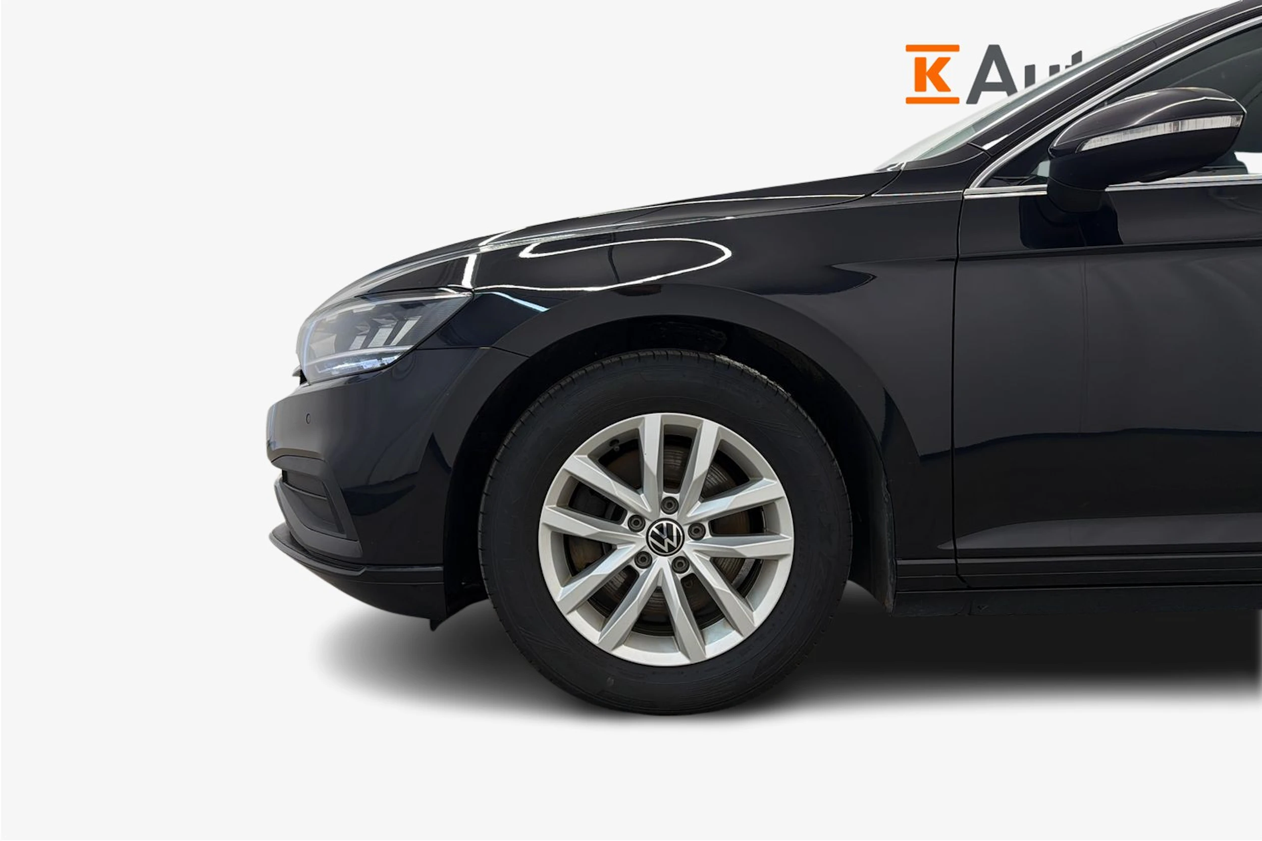 musta Volkswagen Passat 2023 kuva 9.