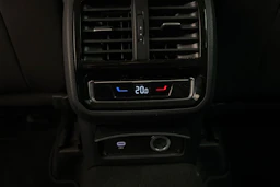 musta Volkswagen Passat 2023 kuva 16.