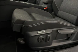 musta Volkswagen Passat 2023 kuva 17.