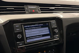 musta Volkswagen Passat 2023 kuva 25.