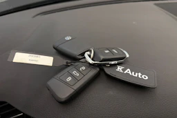 musta Volkswagen Passat 2023 kuva 29.