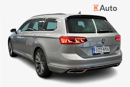 harmaa Volkswagen Passat 2023 kuva 2.