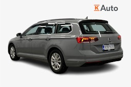 harmaa Volkswagen Passat 2023 kuva 2.