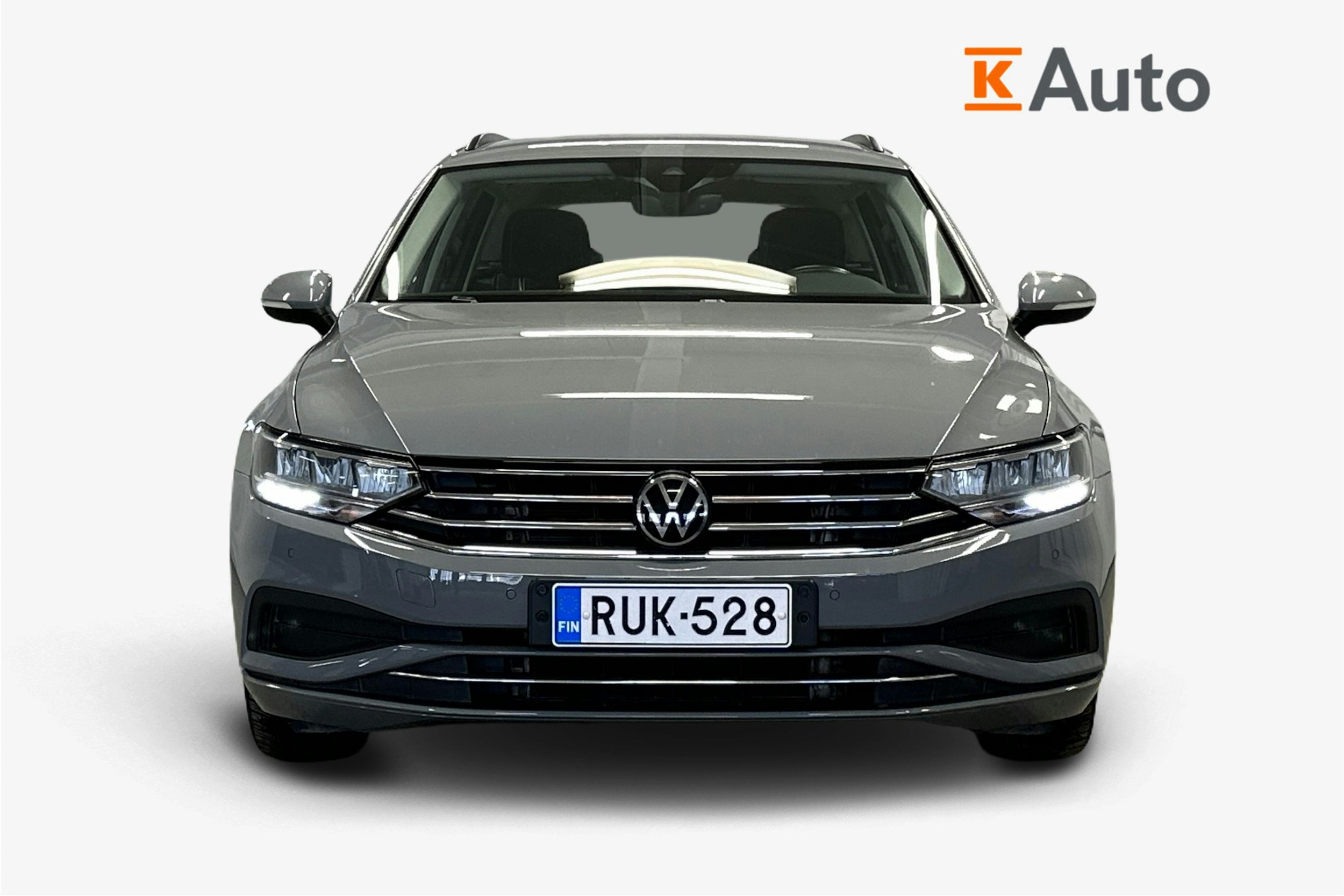 harmaa Volkswagen Passat 2023 kuva 5.