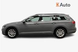 harmaa Volkswagen Passat 2023 kuva 6.