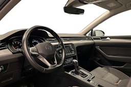 harmaa Volkswagen Passat 2023 kuva 7.