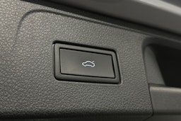 harmaa Volkswagen Passat 2023 kuva 15.