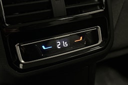 harmaa Volkswagen Passat 2023 kuva 17.