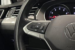 harmaa Volkswagen Passat 2023 kuva 20.