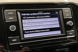 harmaa Volkswagen Passat 2023 kuva 23.