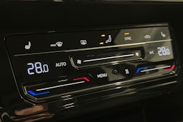 harmaa Volkswagen Passat 2023 kuva 29.