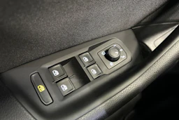 harmaa Volkswagen Passat 2023 kuva 21.