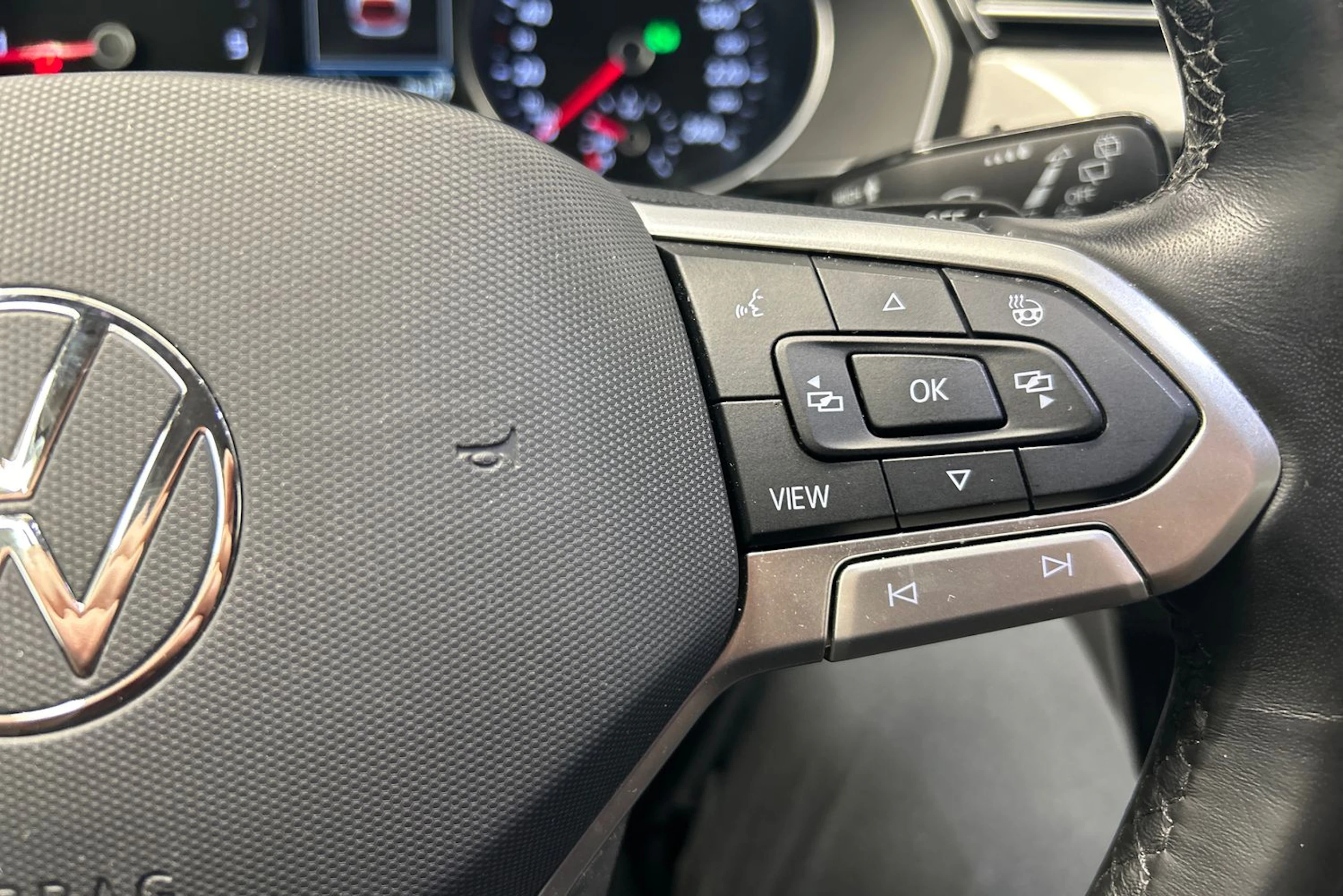 harmaa Volkswagen Passat 2023 kuva 24.